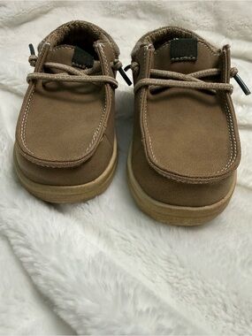 Hey Dude kids size 10 Brown Casual Shoes